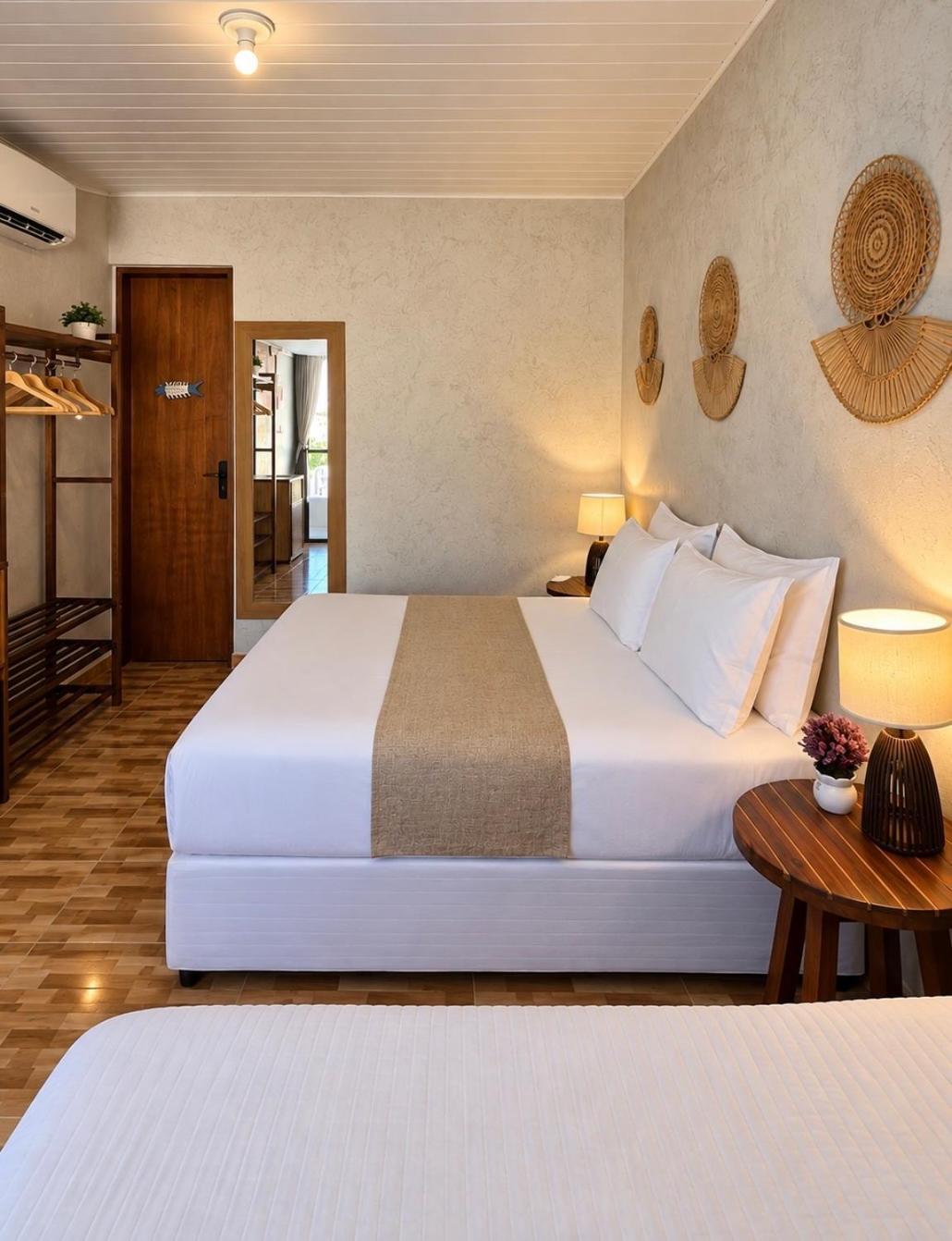 Quarto com Cama de Casal ou 2 de Solteiro